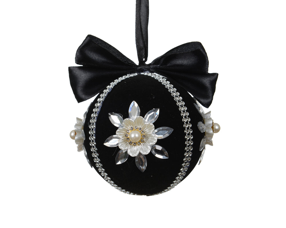 Victoria Kissmas Bauble 8cm
